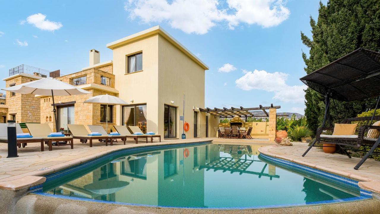 Villa Camelot By Ezoria Villas Coral Bay Exterior foto