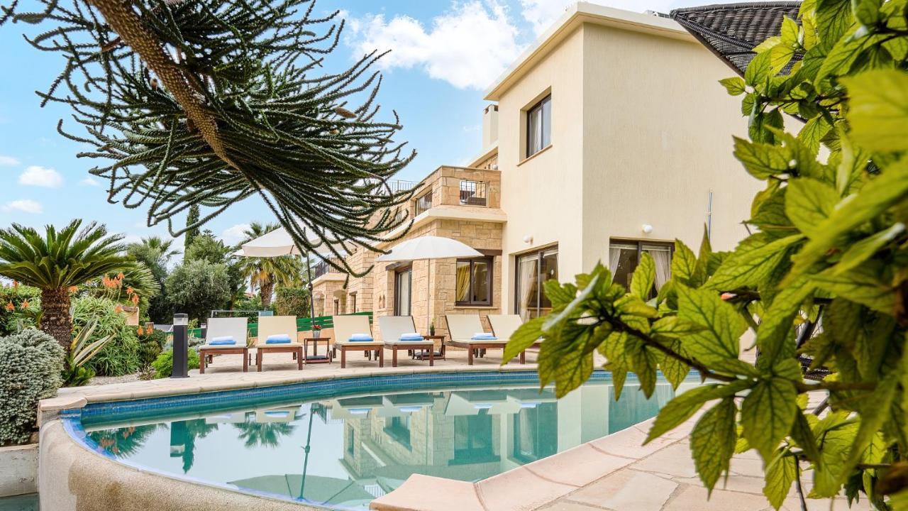 Villa Camelot By Ezoria Villas Coral Bay Exterior foto